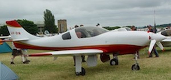 Retractable aircraft under-carriage