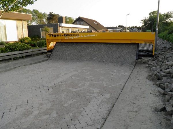 Tiger Stone Paving Machine