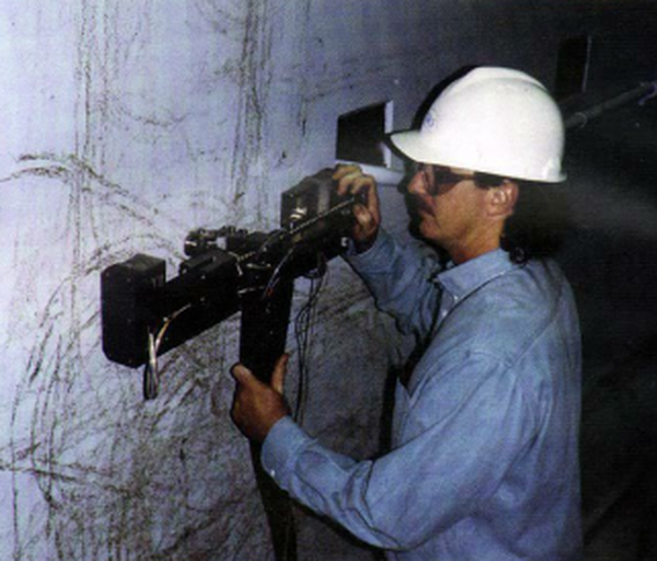 Magnetic Wall Crawler