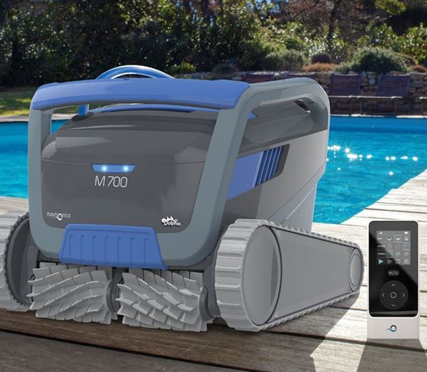 Dolphin M700