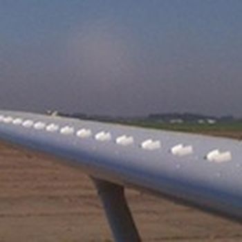 Vortex strips along aircraft wing