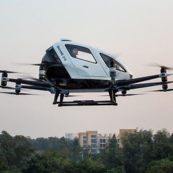 EHang 216