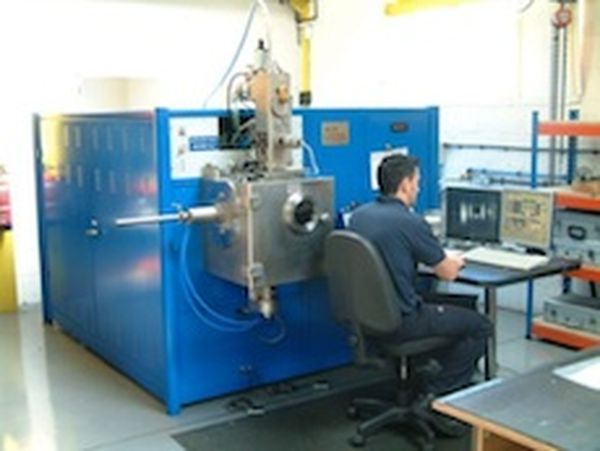 Electron beam welding in a vacuum