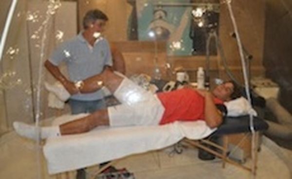 Use an oxygen tent for asthmatic recovery