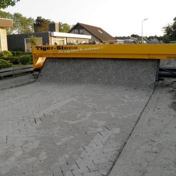 Tiger Stone Paving Machine