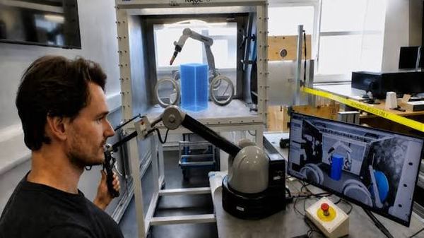 Digital Twin in-the-loop (DTIL)