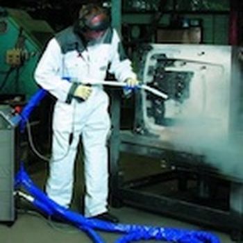Dry ice blasting