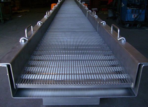 Vibrating conveyor