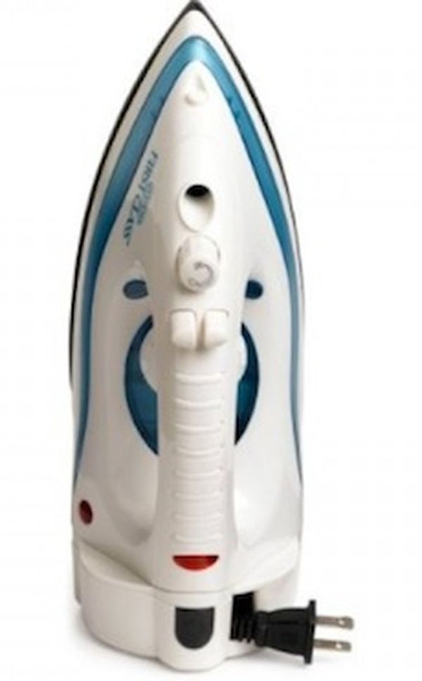 Retractable lead on an iron