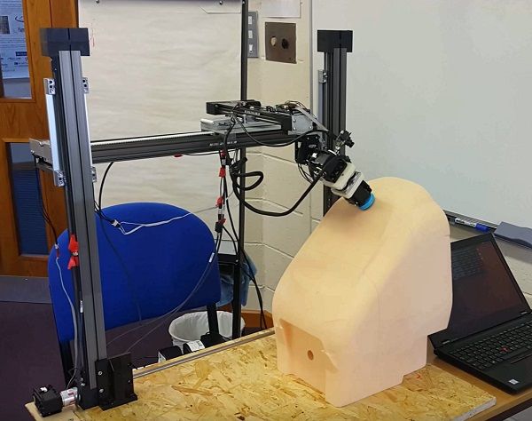 Cab front cleaning robot