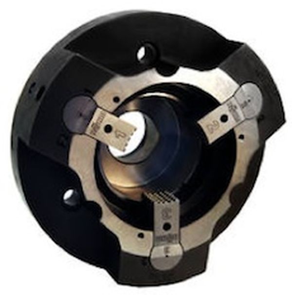 Centrifugal clamping in high speed chuck