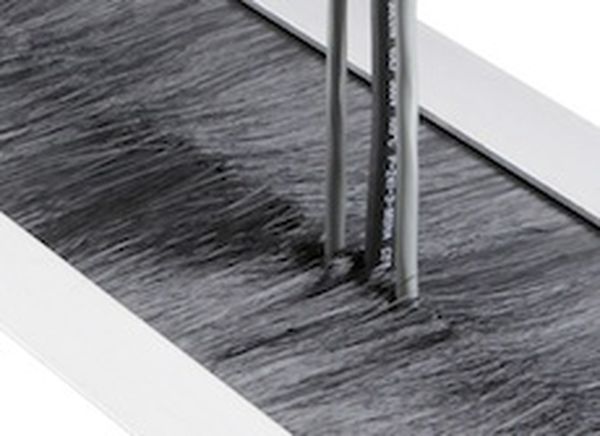 Brush seals
