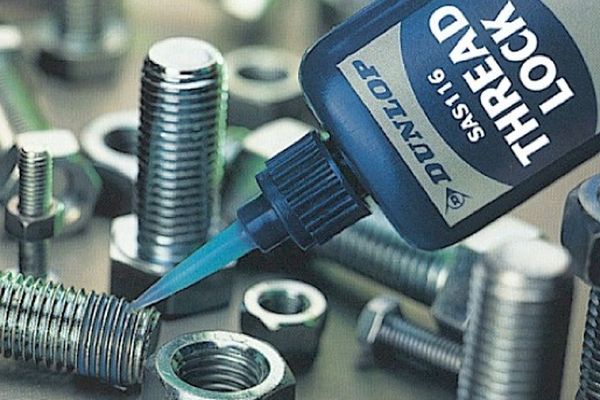 Anaerobic Adhesive