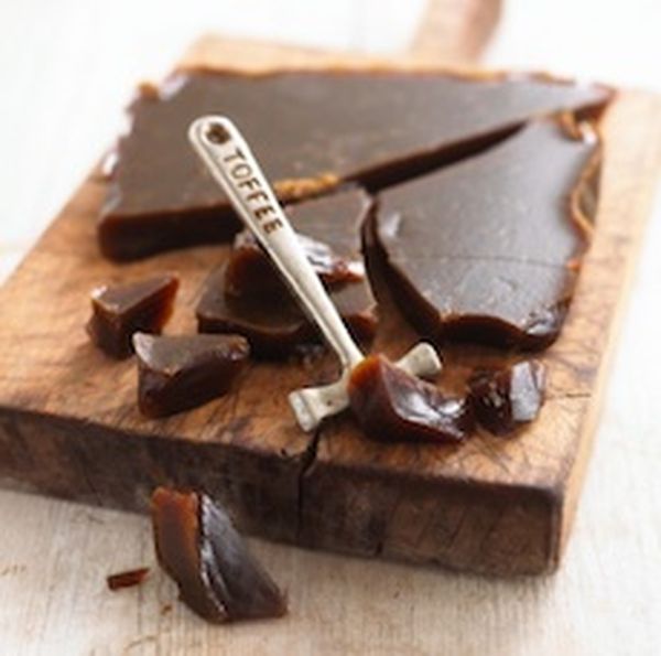 Break toffee with an impulsive blow from a hammer