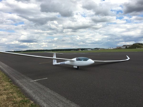 Schempp-Hirth Ventus 3