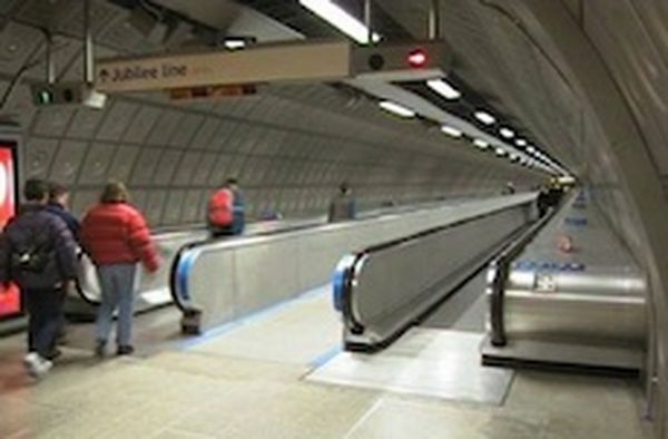 Moving walkway