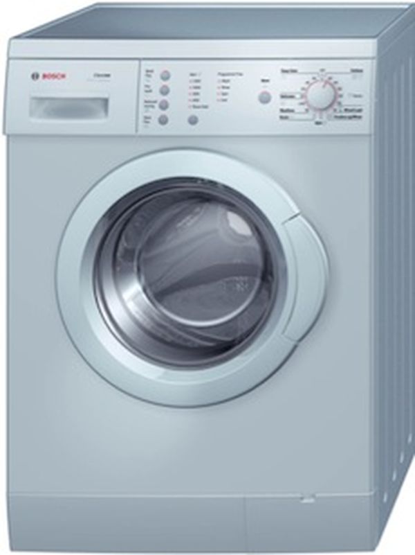 Washing machine water injection operates uses different cycles for different load types