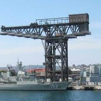 Hammerhead crane