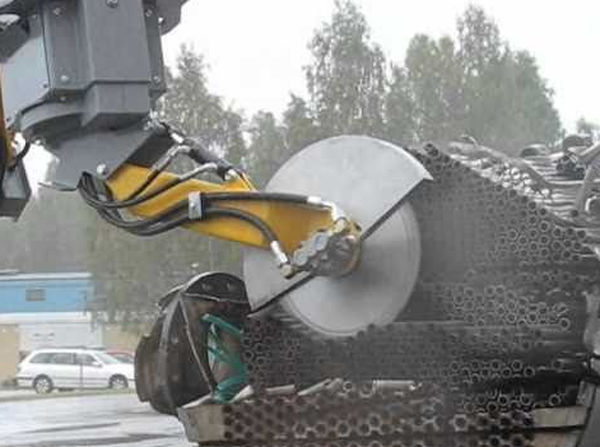 Brokk Attachment - Cut Off Saw