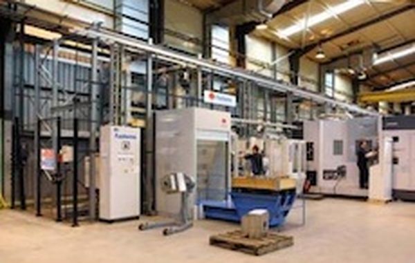 Flexible manufacturing cell