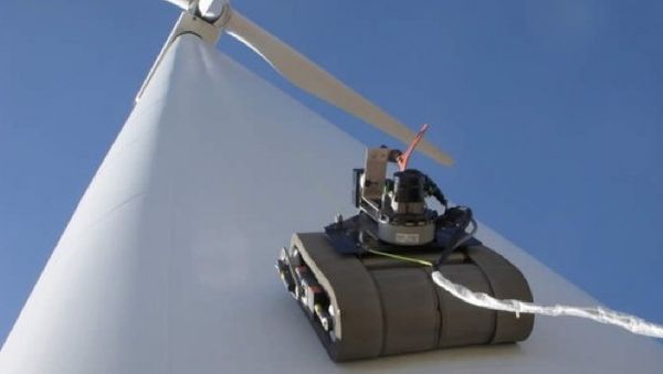 Wall climbing robot